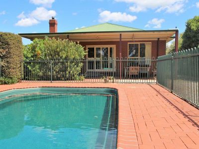 10 Links Road, Mansfield