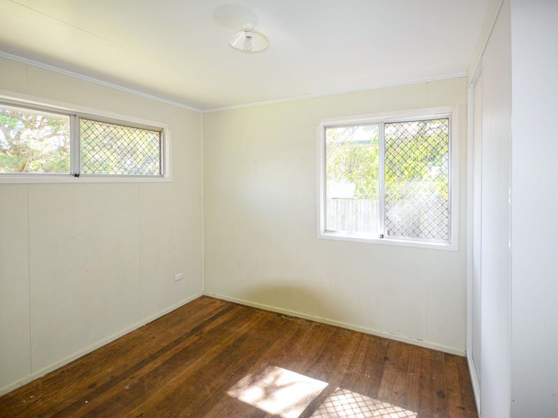 85 Redbank Plains Road, Goodna