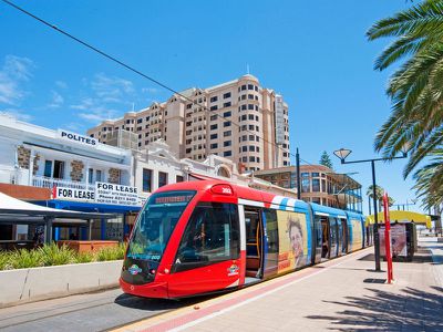 9 / 2 First Avenue, Glenelg East