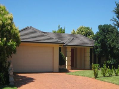 6 Oakmont Avenue, Dubbo