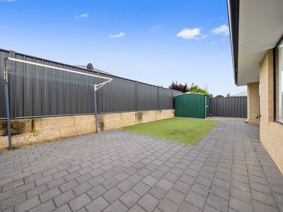 18 Montane Turn, Banksia Grove