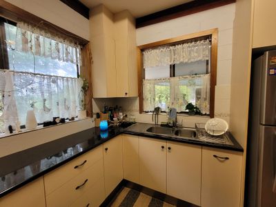 26 Sunrise Rd,, Sapphire Central