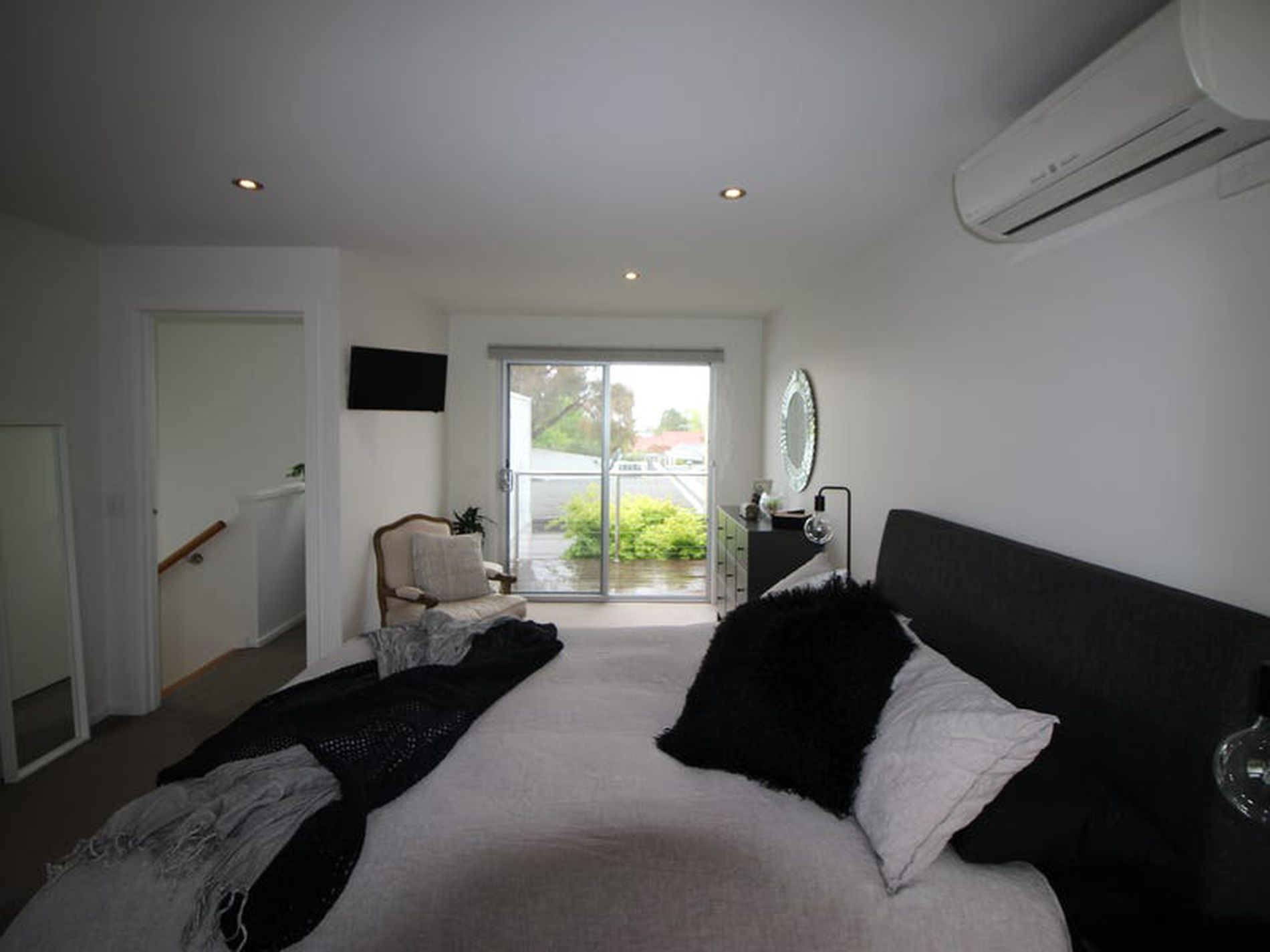 2 / 12 Herne Street, Manifold Heights