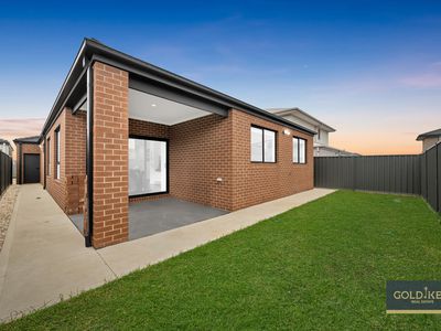 8 Yukon Street, Truganina