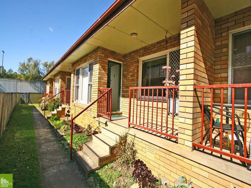 2 / 3 Buckle Cres, West Wollongong