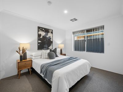 21 Claystone Loop, Piara Waters