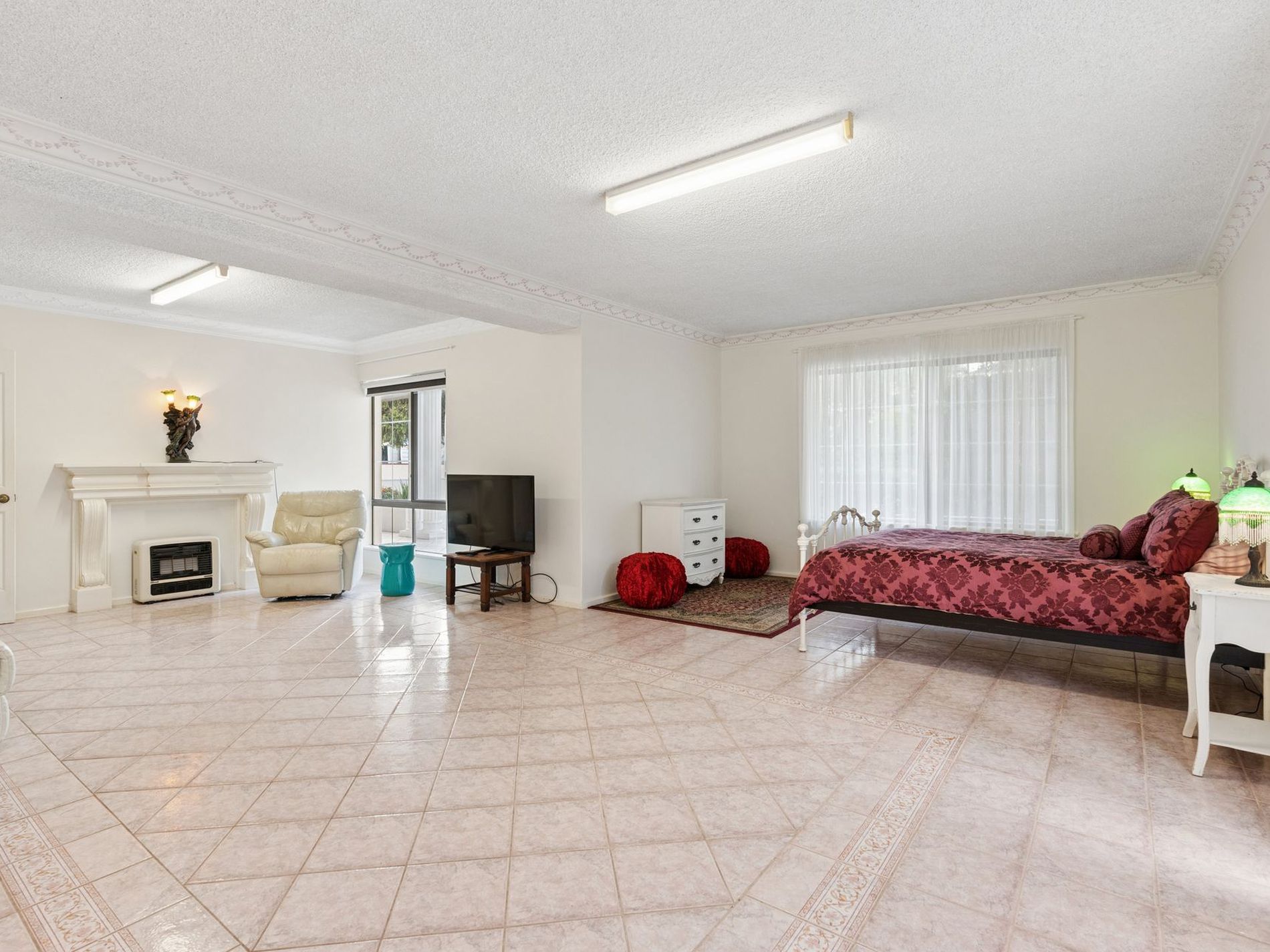 15 Glenbrook Road, Thornlie