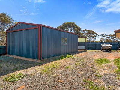 15 Flanagan Parade, Hannans