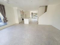65 / 1 Grande Avenue, Carrara