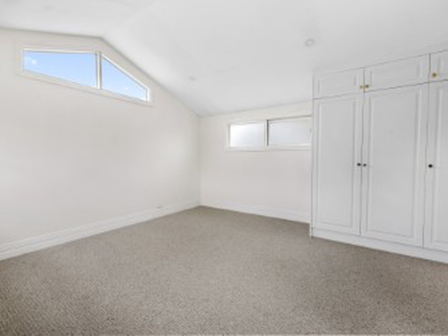 19 Railway Crescent, Williamstown