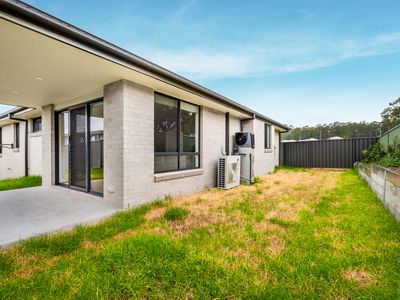 2 Pondview Way, Bellbird