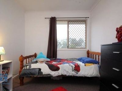 2 / 19 Bourke, Waterford West