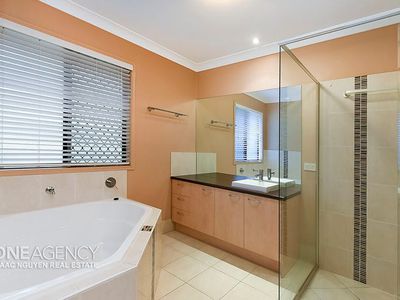 13 The Crescent, Underwood