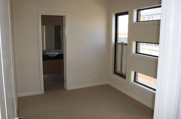 2-5 Durban place, Craigieburn