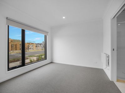 5 / 44 Maywood Road, Manor Lakes