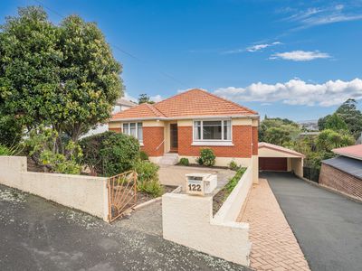 122 Easther Crescent, Kew