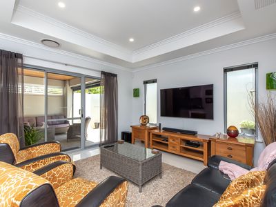 11A May Drive, Nollamara