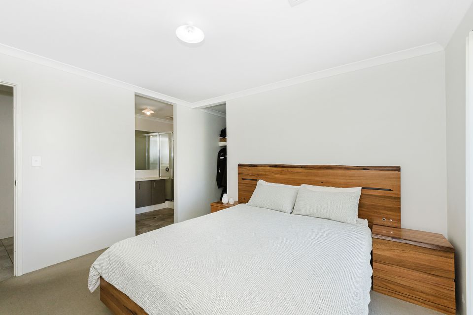 18 Yandal Way, Golden Bay