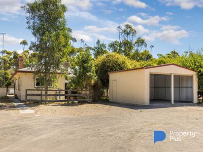 135 Calder Highway, Charlton
