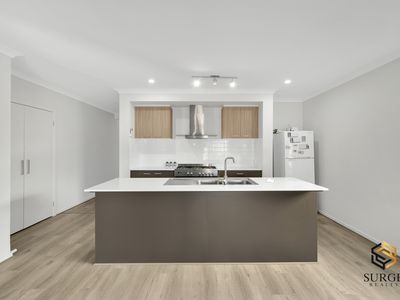 15 Wander Way, Fraser Rise