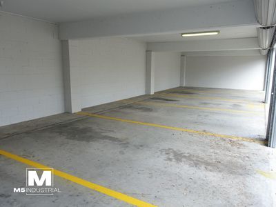 Garage & Yard / 48 Garema Circuit, Kingsgrove