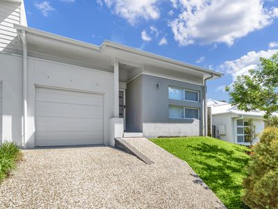 2 / 6 Tian Crescent, Upper Coomera