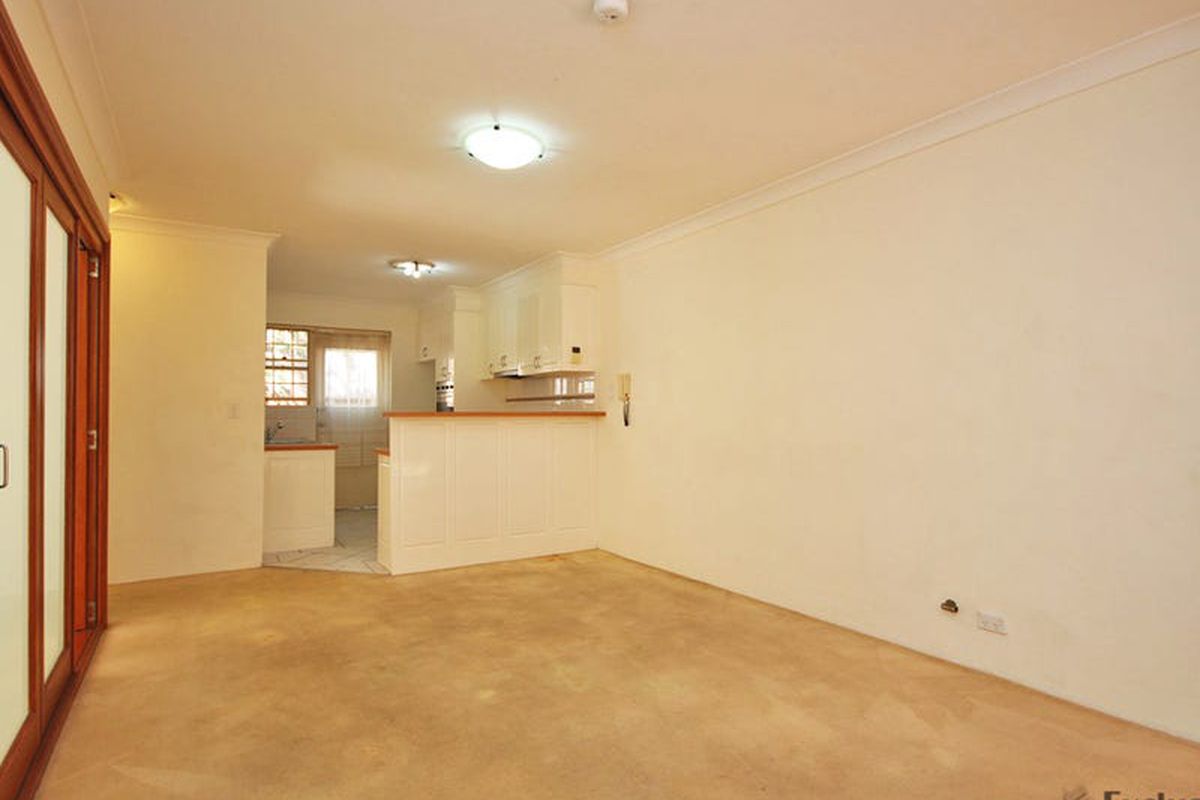 3 / 8-12 Hornsey Road, Homebush West