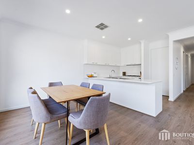 4 Aquatic Drive, Cranbourne West
