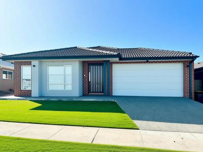 5 Minoa Road, Manor Lakes