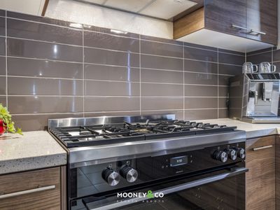 8 Dan Morgan Drive, Cranbourne East