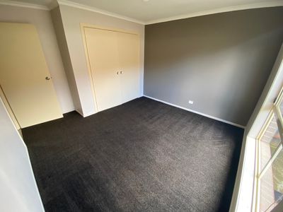 2 / 24 Coolabah Crescent, Hoppers Crossing