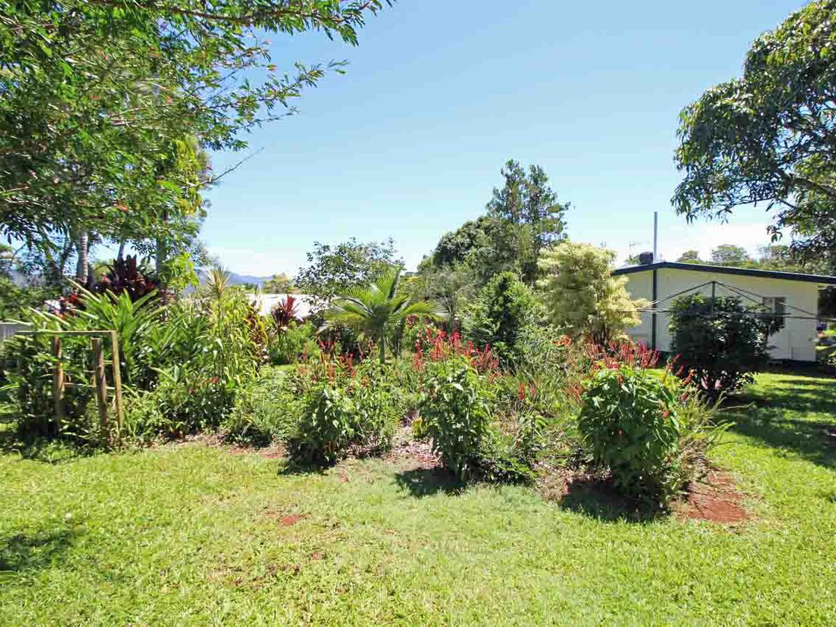 15 Marigold Street, Atherton