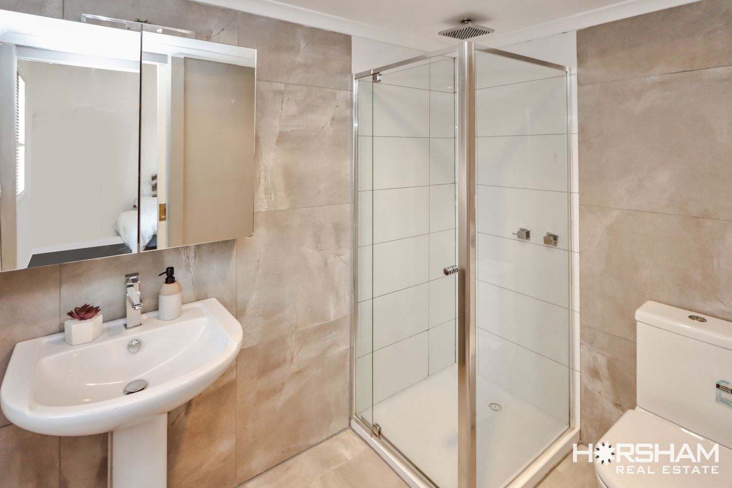 11 Tena Ave [Fully Furnished], Horsham