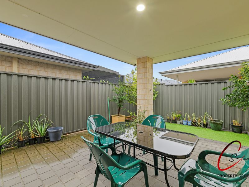 17 Lockwood Way, Aveley