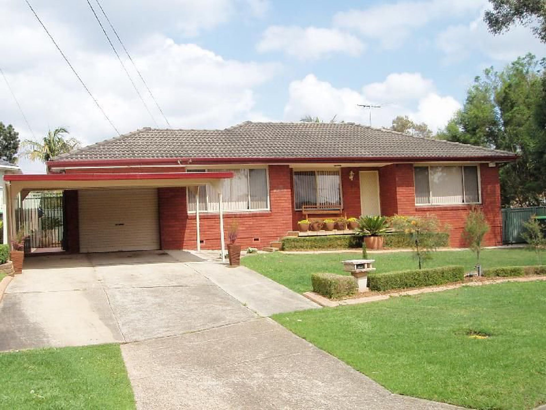 98 Wendy Crescent, Georges Hall