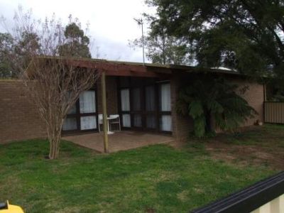2 / 40 Freeburgh, Mount Beauty