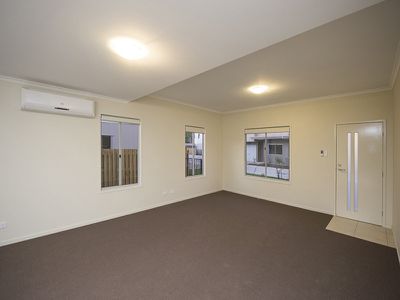 11 / 1 Collins Lane, Kin Kora