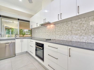 11 Cycas Court , Moulden