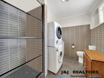 4 / 63 Staughton Street, Melton South