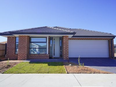 54 Follett Boulevard, Clyde