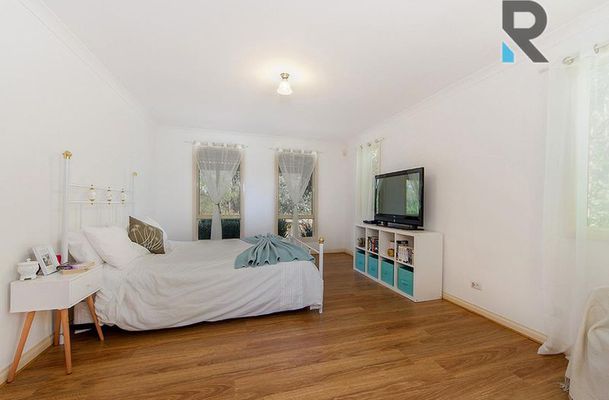 11 Peregrine road, Oaklands Junction