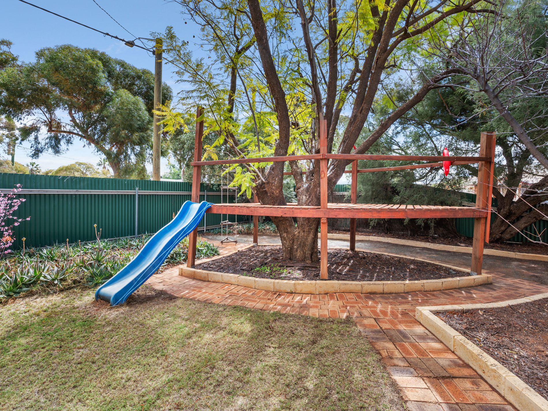 9 Butterfly Street, Piccadilly