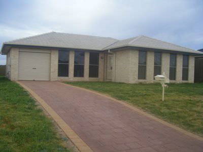 24 Arthur Summons Street, Dubbo