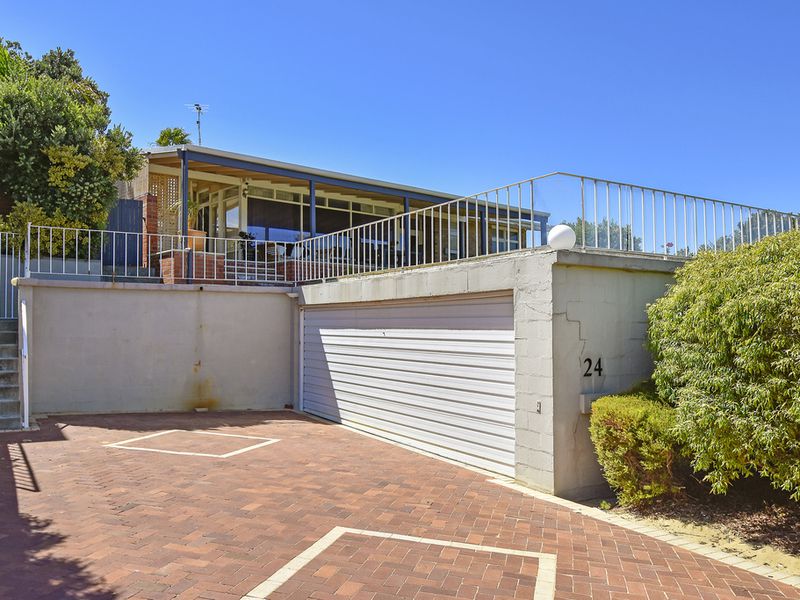 24 Lewin Way, Scarborough