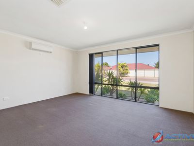 4 Lorna Cove, Tapping