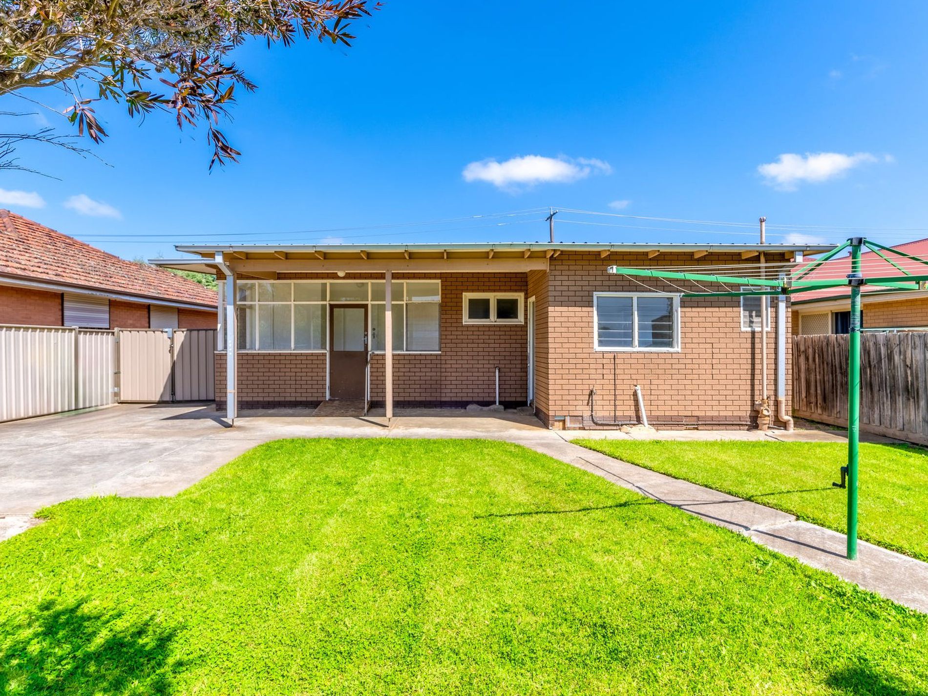 83 Market Road , Werribee