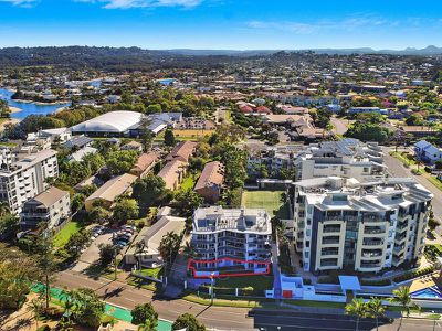 1 / 88-90 River Esplanade, Mooloolaba