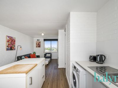 33 / 3 Russell Avenue, North Perth