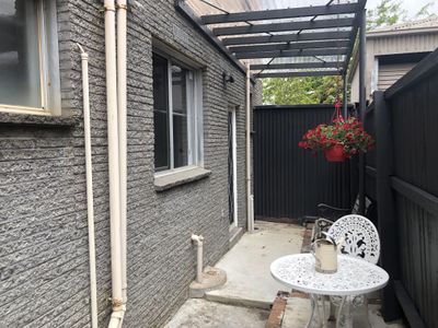 2 / 5 Raglan Street, Newtown