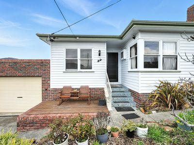 59 Hilton Road, Claremont